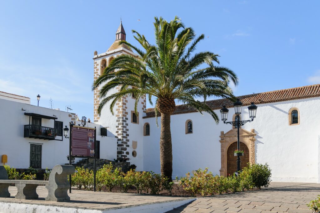 Alicante, perła hiszpańskiego wybrzeża Costa Blanca, przyciąga swoim urokiem nie tylko turystów, ale również inwestorów i osoby poszukujące nowego miejsca do życia.